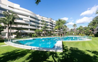 Resale - Apartment - Middle Floor Apartment - Marbella - Nueva Andalucia