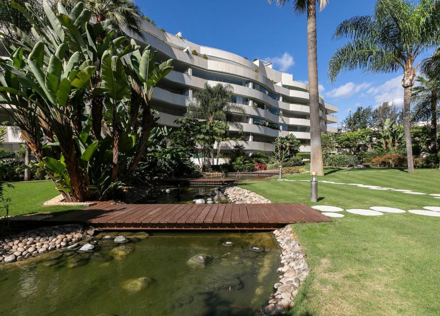 Resale - Apartment - Middle Floor Apartment - Marbella - Nueva Andalucia