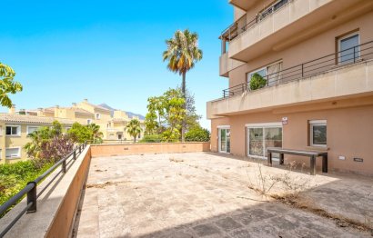 Resale - Apartment - Ground Floor Apartment - Marbella - Nueva Andalucia