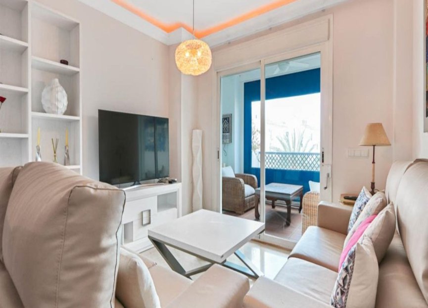 Resale - Apartment - Middle Floor Apartment - Marbella - Puerto Banús