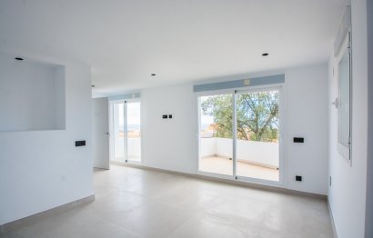 Resale - Apartment - Middle Floor Apartment - Marbella - La Mairena