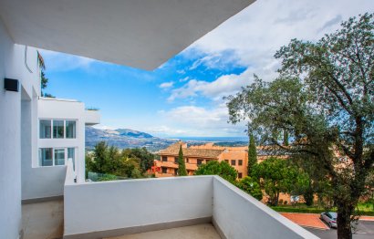 Resale - Apartment - Middle Floor Apartment - Marbella - La Mairena