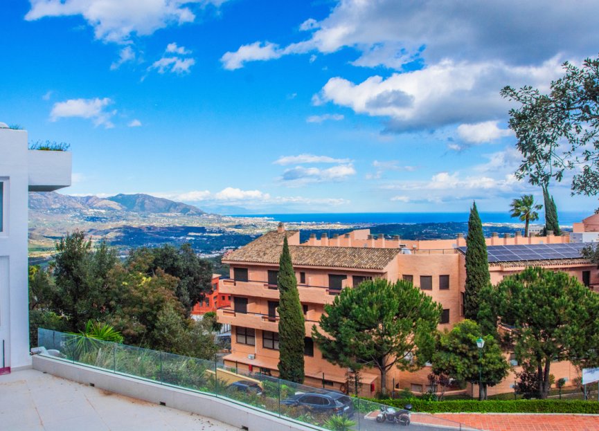 Resale - Apartment - Middle Floor Apartment - Marbella - La Mairena