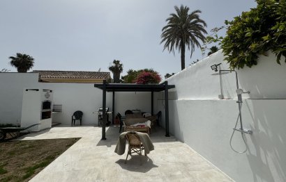 Resale - House - Detached Villa - Estepona