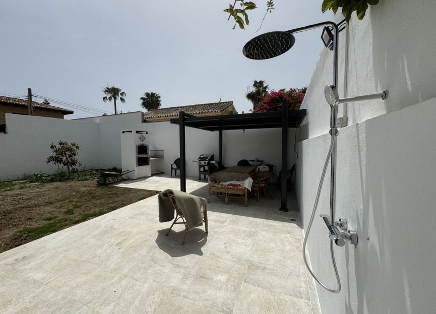 Resale - House - Detached Villa - Estepona