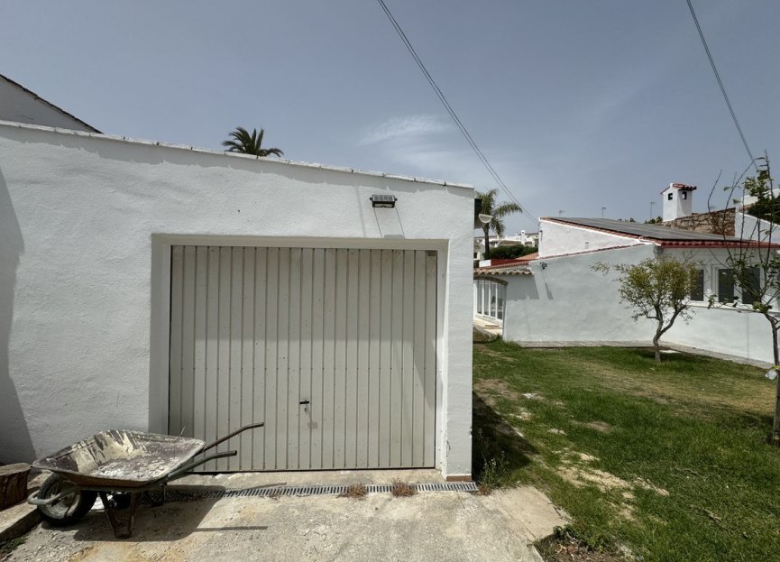 Resale - House - Detached Villa - Estepona