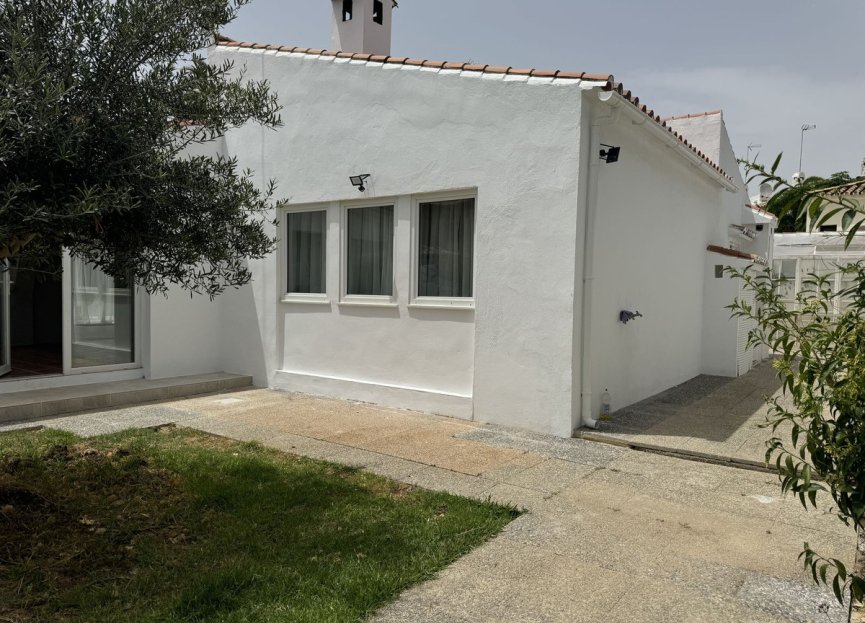 Resale - House - Detached Villa - Estepona