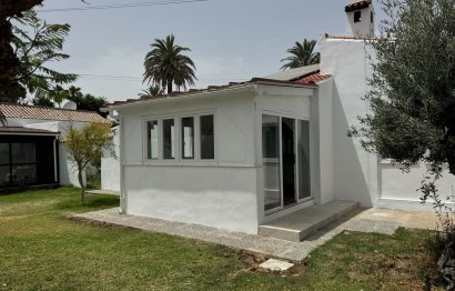 Resale - House - Detached Villa - Estepona