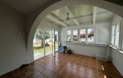 Resale - House - Detached Villa - Estepona