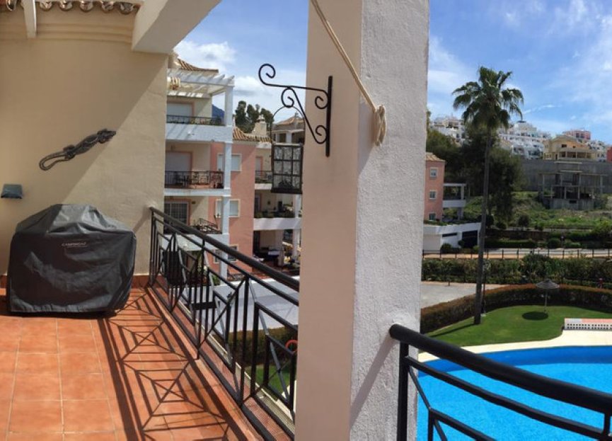 Resale - Apartment - Middle Floor Apartment - Marbella - Nueva Andalucia