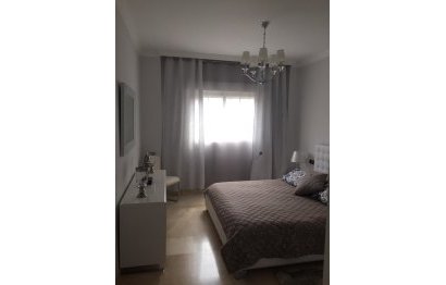 Resale - Apartment - Middle Floor Apartment - Marbella - Nueva Andalucia