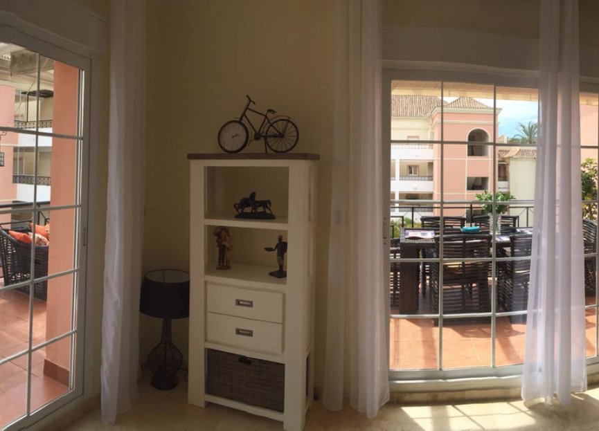 Resale - Apartment - Middle Floor Apartment - Marbella - Nueva Andalucia