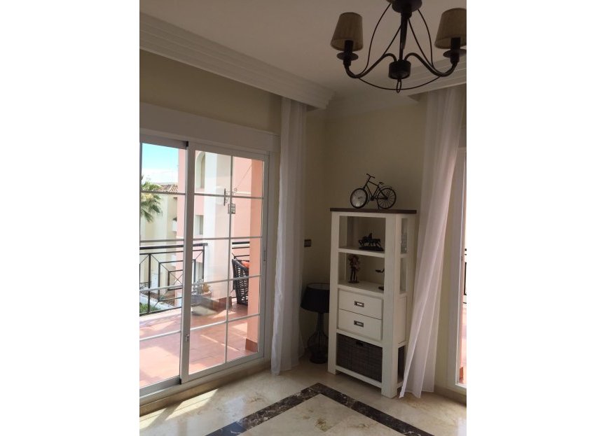 Resale - Apartment - Middle Floor Apartment - Marbella - Nueva Andalucia