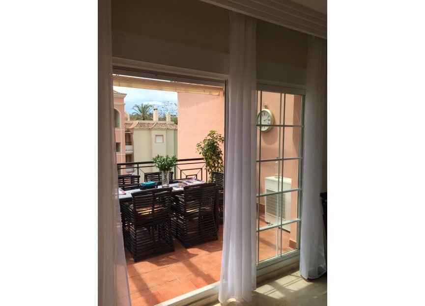 Resale - Apartment - Middle Floor Apartment - Marbella - Nueva Andalucia