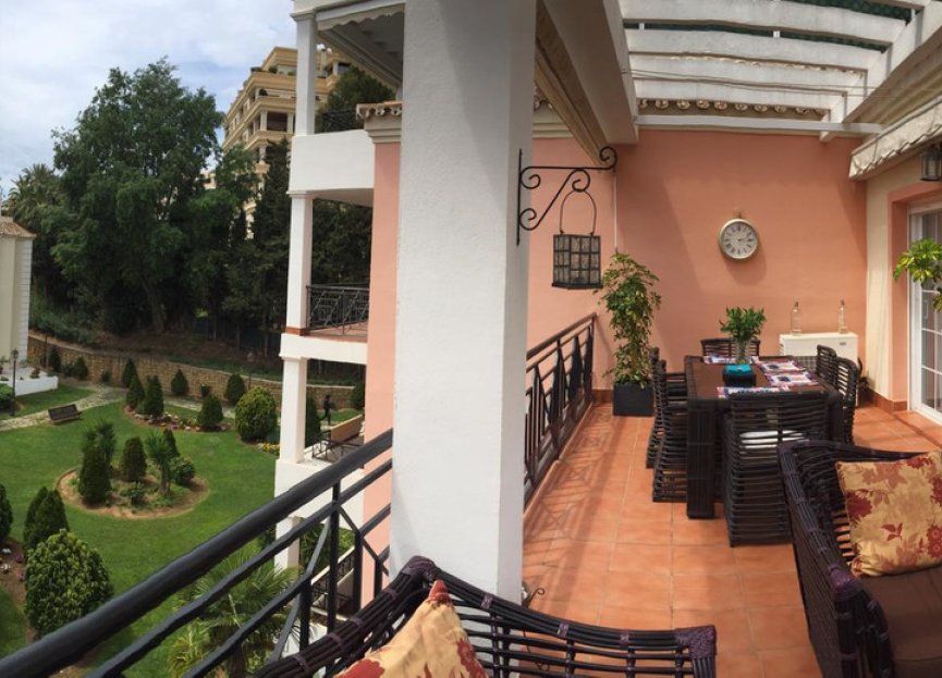 Resale - Apartment - Middle Floor Apartment - Marbella - Nueva Andalucia