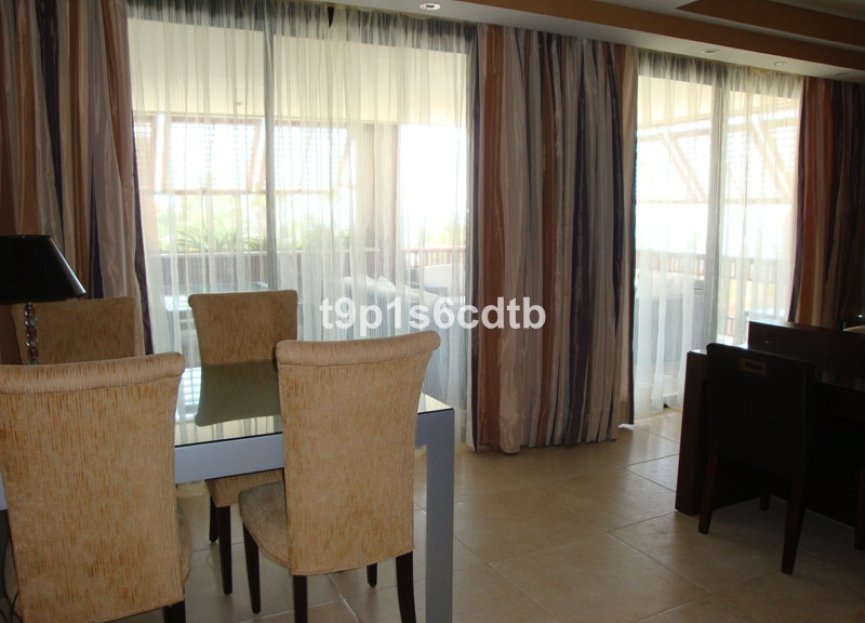 Resale - Apartment - Middle Floor Apartment - Marbella - Puerto Banús