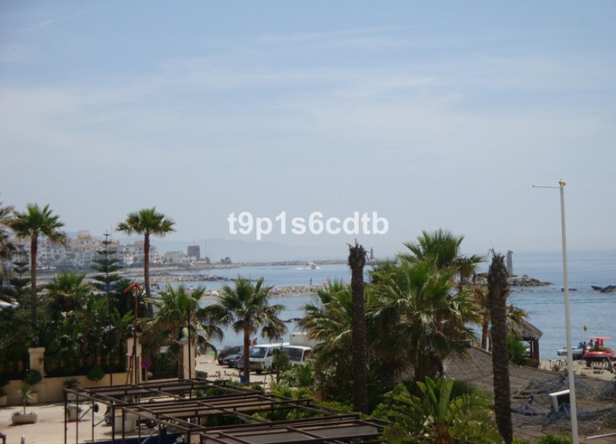 Resale - Apartment - Middle Floor Apartment - Marbella - Puerto Banús