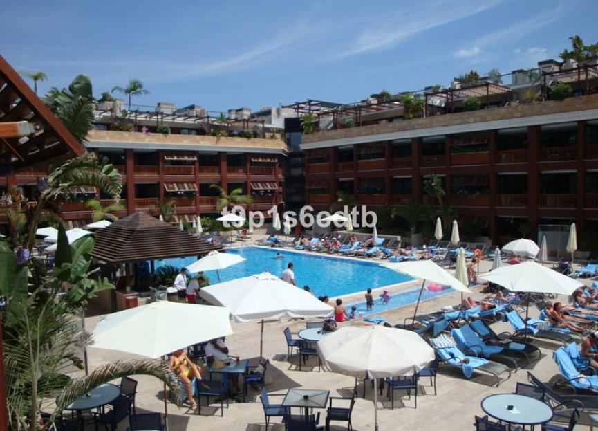 Resale - Apartment - Middle Floor Apartment - Marbella - Puerto Banús