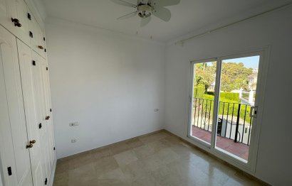 Resale - House - Detached Villa - Marbella - Nueva Andalucia