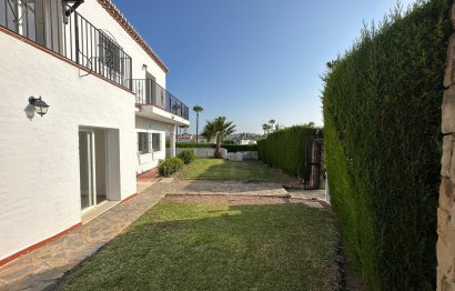 Resale - House - Detached Villa - Marbella - Nueva Andalucia