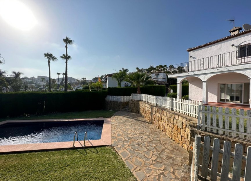 Resale - House - Detached Villa - Marbella - Nueva Andalucia