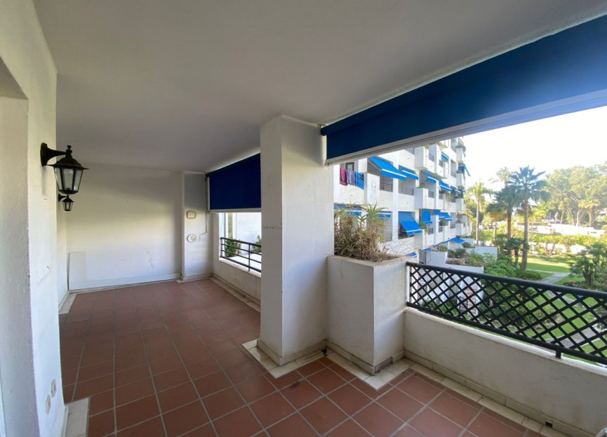 Resale - Apartment - Middle Floor Apartment - Marbella - Puerto Banús