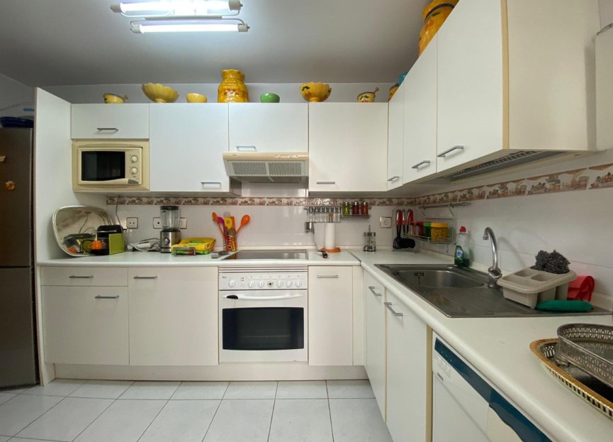 Resale - Apartment - Middle Floor Apartment - Marbella - Puerto Banús