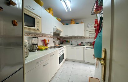 Resale - Apartment - Middle Floor Apartment - Marbella - Puerto Banús