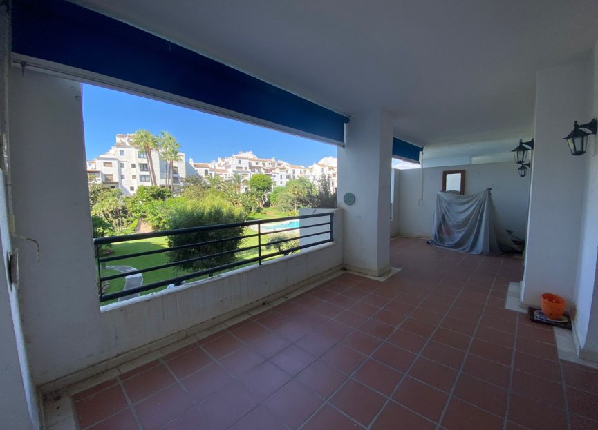 Resale - Apartment - Middle Floor Apartment - Marbella - Puerto Banús