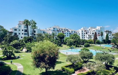 Resale - Apartment - Middle Floor Apartment - Marbella - Puerto Banús