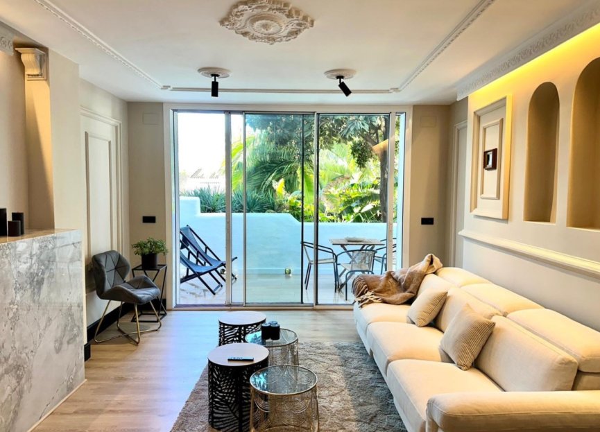 Resale - Apartment - Ground Floor Apartment - Marbella - The Golden Mile