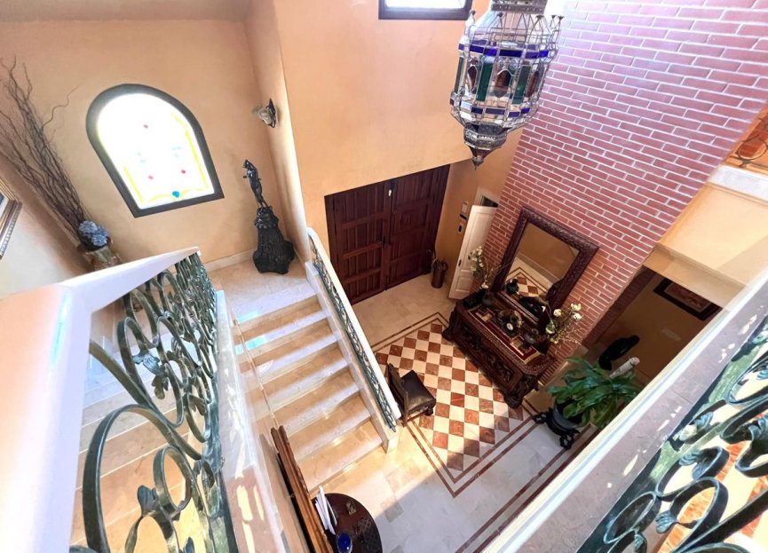 Resale - House - Detached Villa - Marbella - Nueva Andalucia