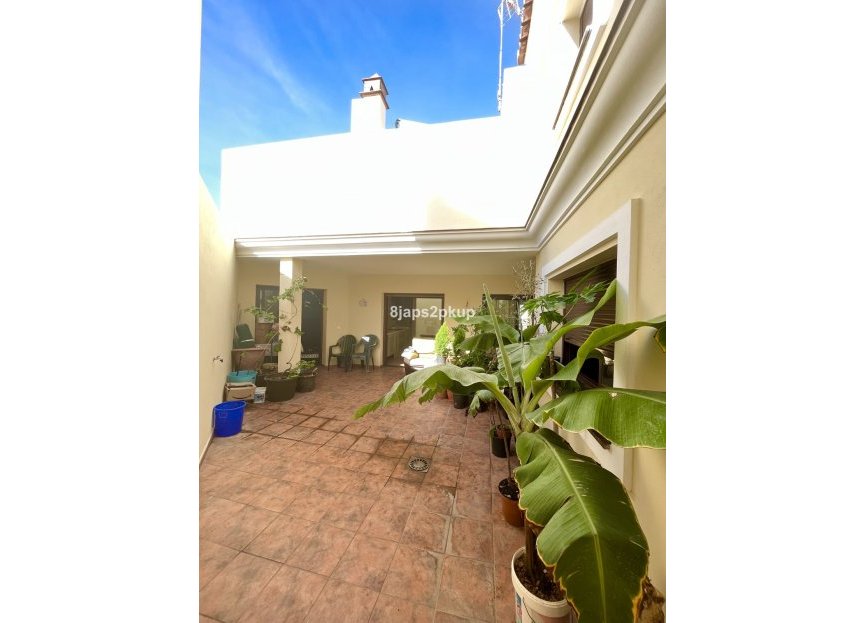 Resale - House - Townhouse - Estepona - Estepona Centro