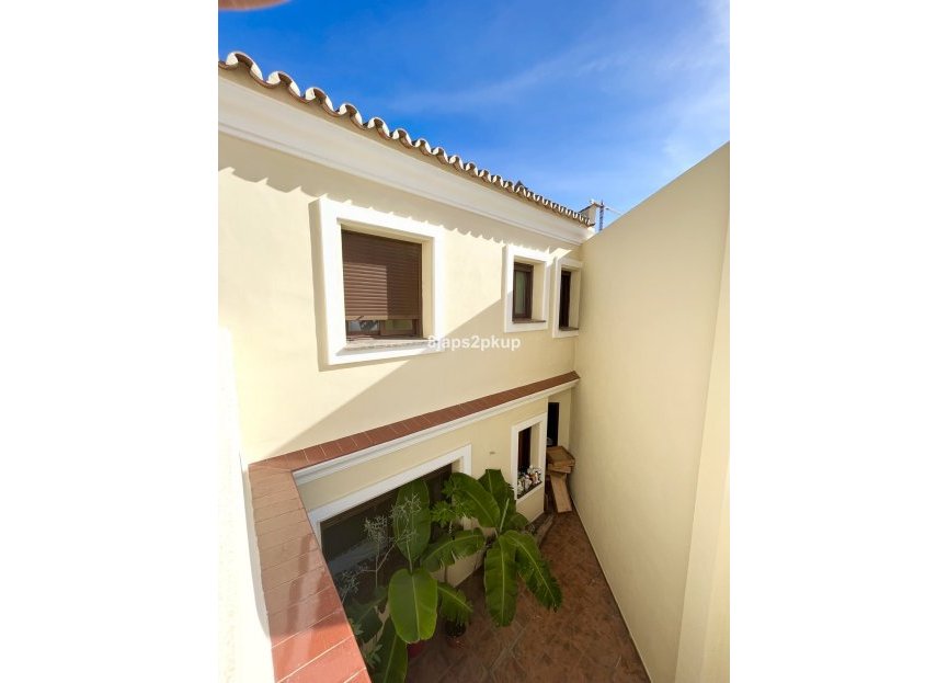 Resale - House - Townhouse - Estepona - Estepona Centro