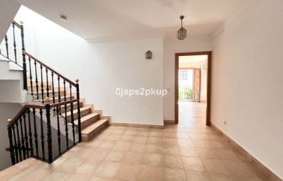 Resale - House - Townhouse - Estepona - Estepona Centro