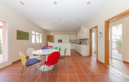 Resale - House - Detached Villa - Benahavís - Benahavís Centro