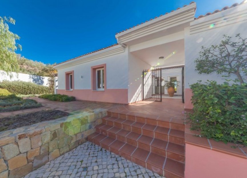 Resale - House - Detached Villa - Benahavís - Benahavís Centro