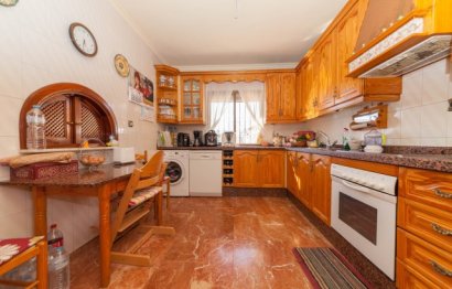 Resale - House - Detached Villa - Estepona - El Padron