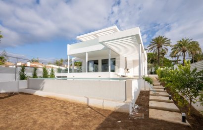 Resale - House - Detached Villa - Marbella - Marbesa