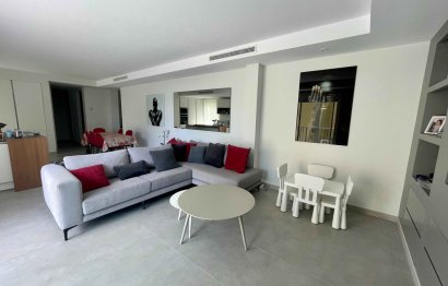 Resale - Apartment - Middle Floor Apartment - Marbella - Puerto Banús