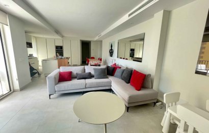 Resale - Apartment - Middle Floor Apartment - Marbella - Puerto Banús