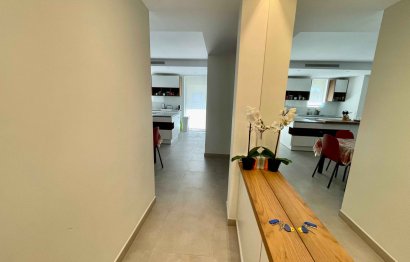 Resale - Apartment - Middle Floor Apartment - Marbella - Puerto Banús