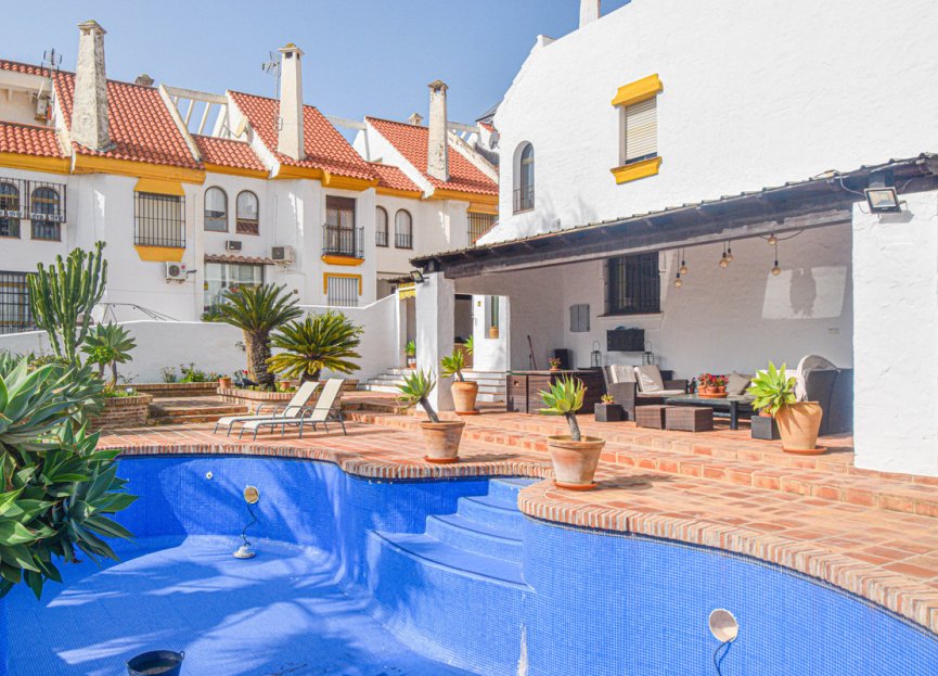 Resale - House - Semi-Detached House - Estepona - Estepona Centro