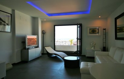 Resale - Apartment - Middle Floor Apartment - Marbella - Puerto Banús