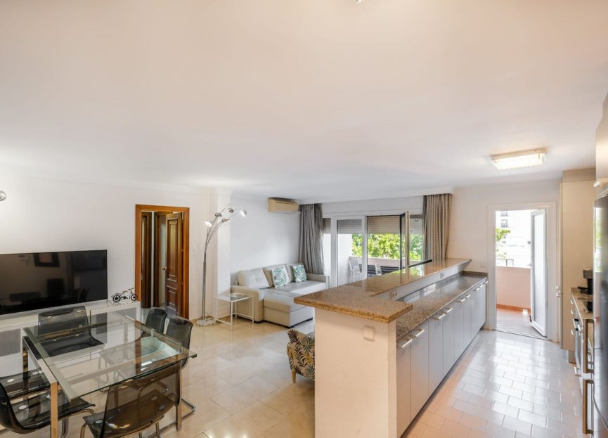 Resale - Apartment - Middle Floor Apartment - Marbella - Nueva Andalucia