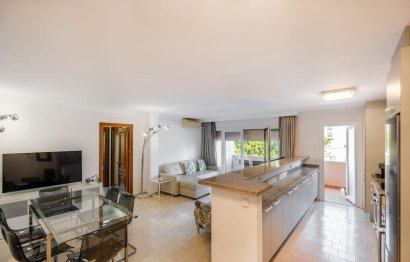 Resale - Apartment - Middle Floor Apartment - Marbella - Nueva Andalucia