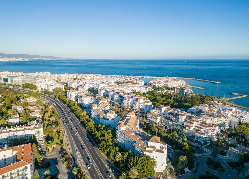 Resale - Apartment - Middle Floor Apartment - Marbella - Nueva Andalucia