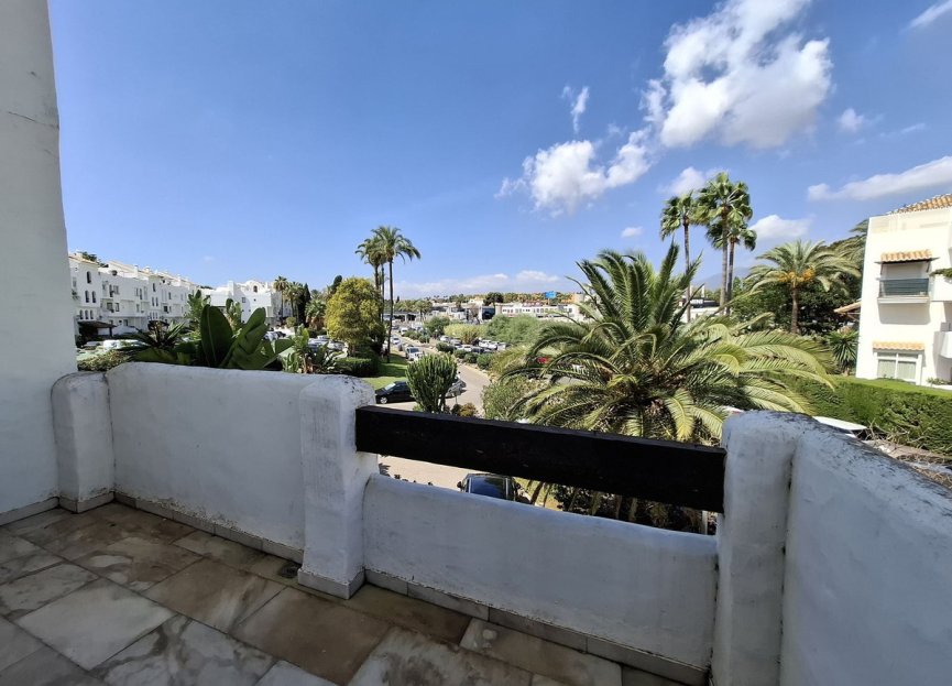 Resale - Apartment - Middle Floor Apartment - Marbella - Puerto Banús