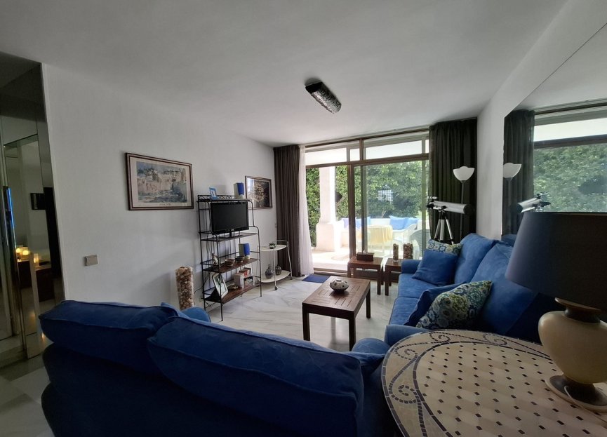 Resale - Apartment - Middle Floor Apartment - Marbella - Puerto Banús