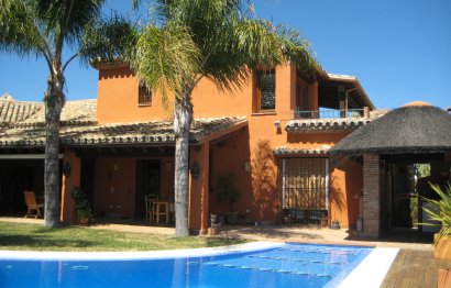 Resale - House - Detached Villa - Benahavís - Benahavís Centro